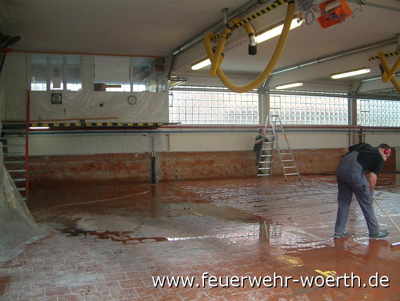 2009.09.18 Aktion Schlauchtrog 050.jpg